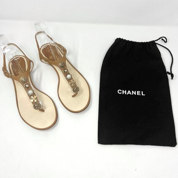Chanel Brown Leather Charm Logo Thong Sandals – Size 37.5 - Picture 9 of 10